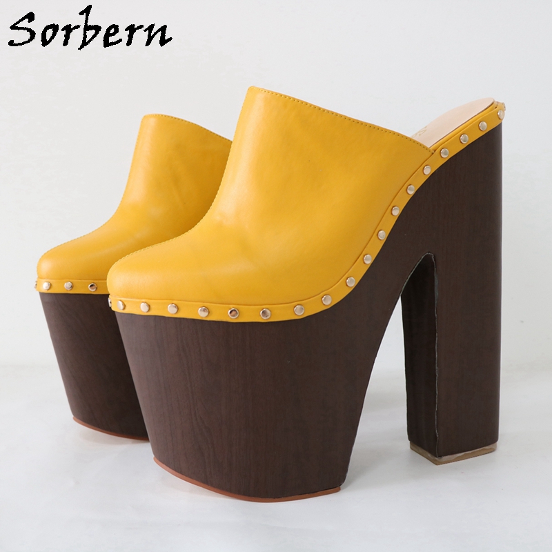 Pump Heel Block - Женские мюли с заклепками, 24 см,
